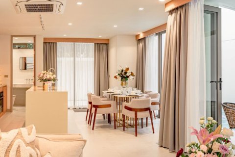 Chalet de 3 dormitorios en Phuket, Tailandia № 165896 - foto 30