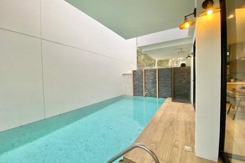 Chalet de 3 dormitorios en Phuket, Tailandia № 165896 - foto 13