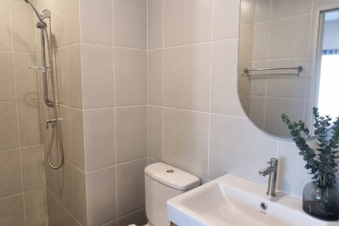 Condominio de 2 dormitorios en Bangkok, Tailandia № 165066 - foto 12