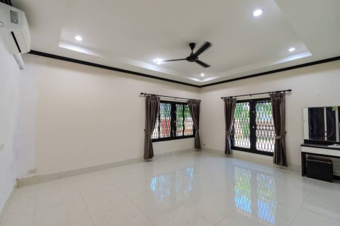 Casa de 5 dormitorios en Pran Buri, Tailandia № 146956 - foto 10