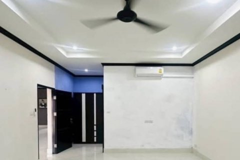 Casa de 5 dormitorios en Pran Buri, Tailandia № 146956 - foto 9