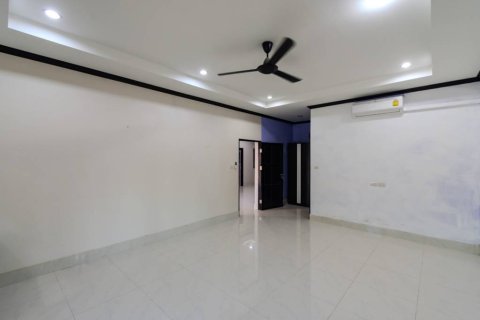 Casa de 5 dormitorios en Pran Buri, Tailandia № 146956 - foto 8