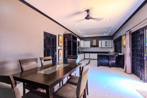 Casa de 5 dormitorios en Pran Buri, Tailandia № 146956 - foto 7