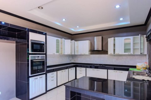 Casa de 5 dormitorios en Pran Buri, Tailandia № 146956 - foto 6