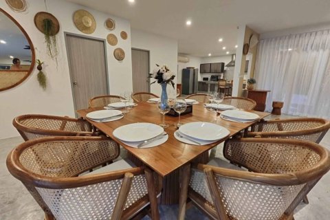 Chalet de 4 dormitorios en Surat Thani, Tailandia № 146953 - foto 7