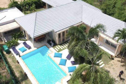 Chalet de 4 dormitorios en Surat Thani, Tailandia № 146953 - foto 2