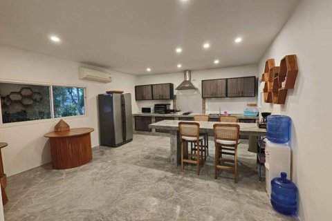 Chalet de 4 dormitorios en Surat Thani, Tailandia № 146953 - foto 9