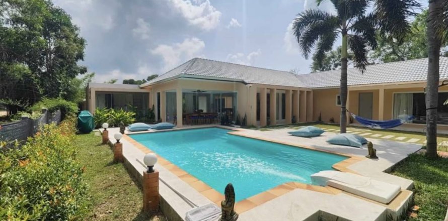 Chalet de 4 dormitorios en Surat Thani, Tailandia № 146953