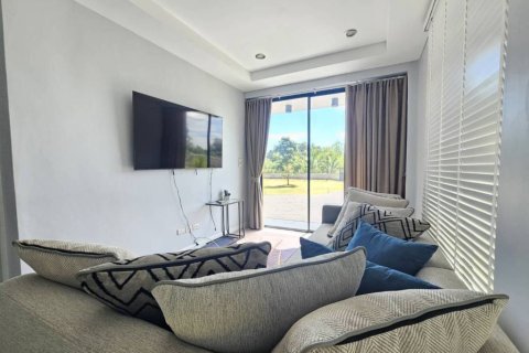 Casa de 3 dormitorios en Pran Buri, Tailandia № 146954 - foto 4