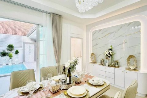 Chalet de 3 dormitorios en Pattaya, Tailandia № 172794 - foto 6