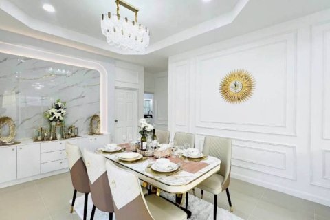 Chalet de 3 dormitorios en Pattaya, Tailandia № 172794 - foto 5