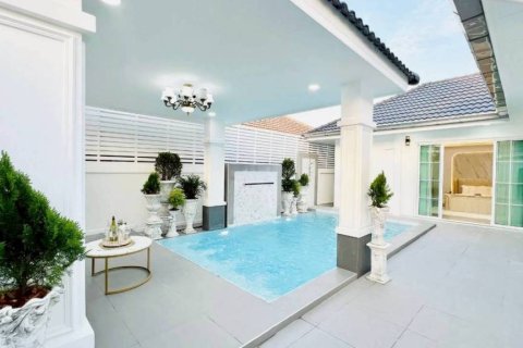Chalet de 3 dormitorios en Pattaya, Tailandia № 172794