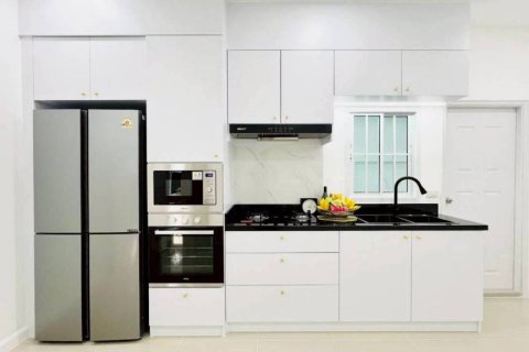 Chalet de 3 dormitorios en Pattaya, Tailandia № 172794 - foto 8