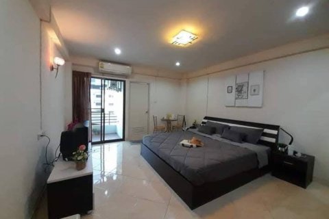 Local comercial 2080 m2 en Pattaya, Tailandia № 172800 - foto 3