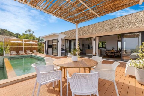 Chalet de 4 dormitorios en Surat Thani, Tailandia № 172799 - foto 8