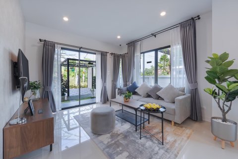 Casa de 4 dormitorios en Bang Lamung, Tailandia № 157603 - foto 18