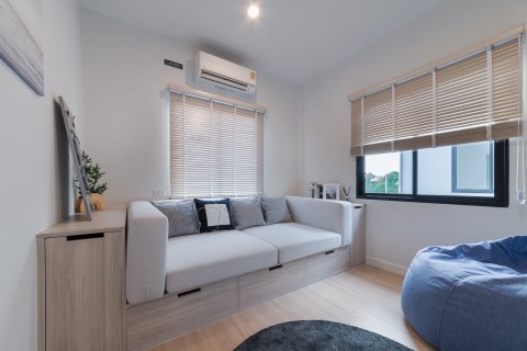 Casa de 4 dormitorios en Bang Lamung, Tailandia № 157603 - foto 9