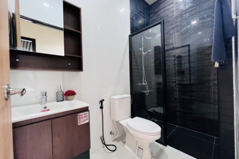 Casa de 2 dormitorios en Bang Lamung, Tailandia № 157604 - foto 12