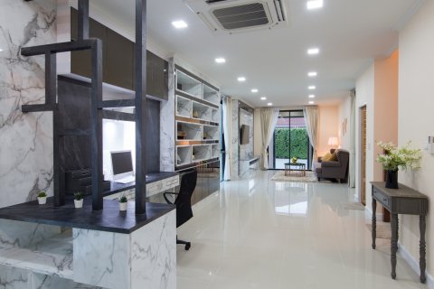 Estudio en Bang Lamung, Tailandia № 157606 - foto 8