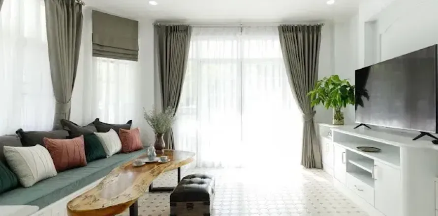 Casa de 6 dormitorios en Chiang Mai, Tailandia № 162838