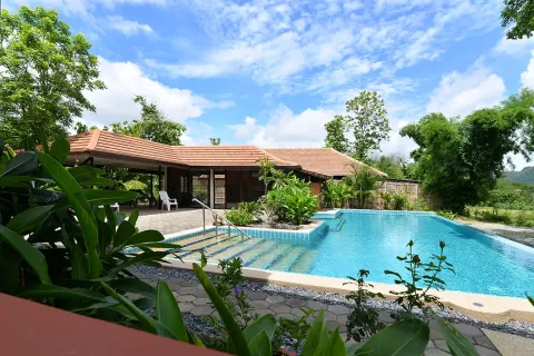 Local comercial 1500 m2 en Chiang Mai, Tailandia № 162839 - foto 2