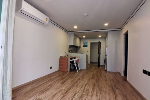 Condominio de 1 dormitorio en Yan Nawa, Bangkok, Tailandia № 47892 - foto 4