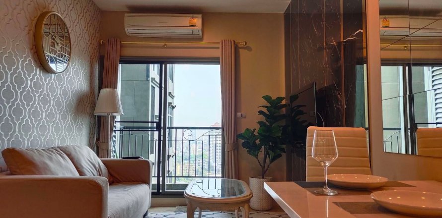 Condominio de 1 dormitorio en Khlong Toei, Bangkok, Tailandia № 47895