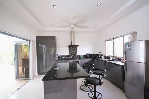 Casa de 2 dormitorios en Hua Hin, Tailandia № 66735 - foto 13