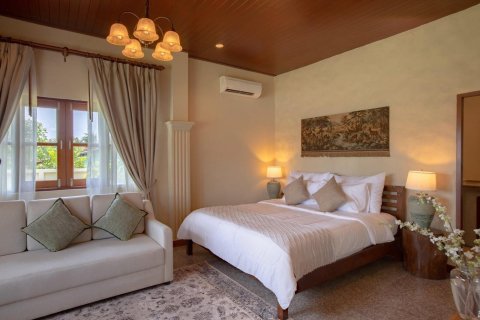 Chalet de 5 dormitorios en Pattaya, Tailandia № 159889 - foto 15