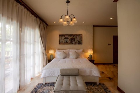 Chalet de 5 dormitorios en Pattaya, Tailandia № 159889 - foto 24