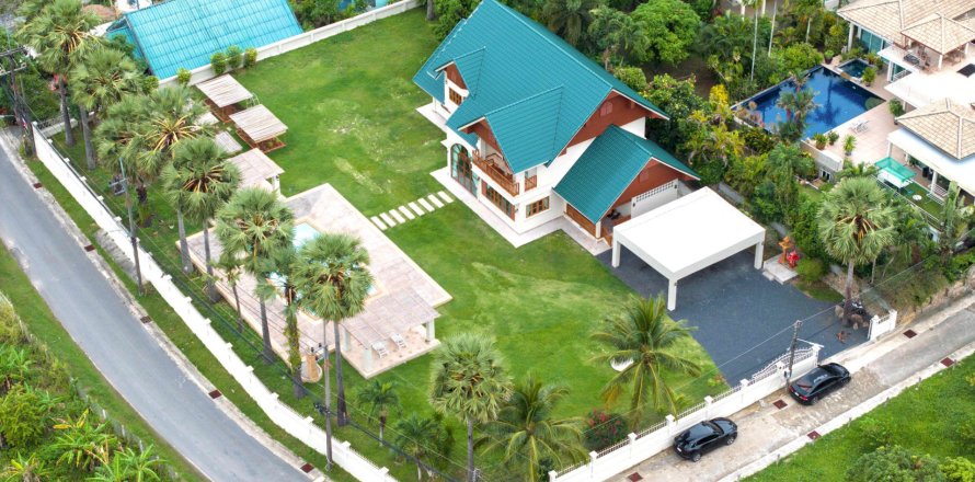 Chalet de 5 dormitorios en Pattaya, Tailandia № 159889