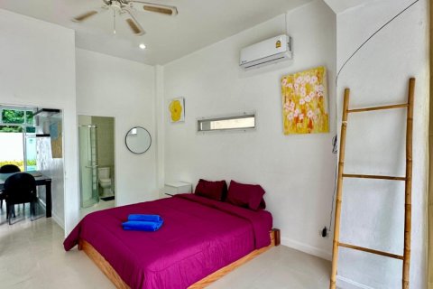 Chalet de 3 dormitorios en Pattaya, Tailandia № 159892 - foto 13