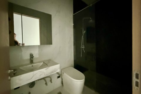 Chalet de 4 dormitorios en Pattaya, Tailandia № 159891 - foto 15