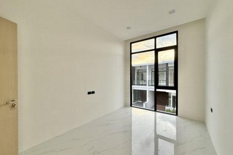 Chalet de 4 dormitorios en Pattaya, Tailandia № 159891 - foto 5