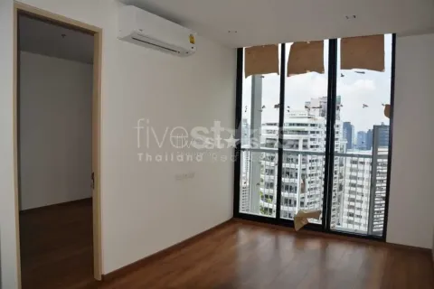Studio dans le Condo à Khlong Toei, Bangkok, Thaïlande № 159672 - photo 3