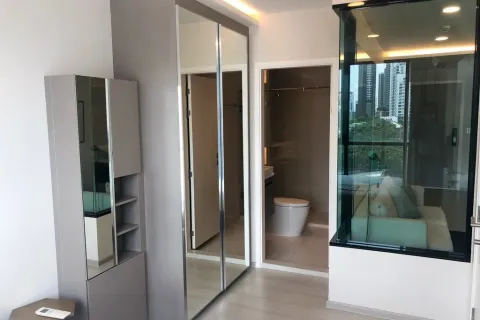 Estudio en el condominio en Khlong Toei, Bangkok, Tailandia № 159669 - foto 8