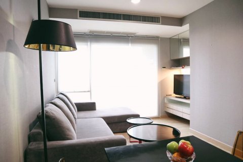 Condo in Bangkok, Thailand, 2 bedrooms  № 143876