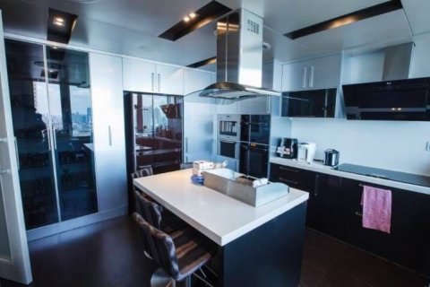Condo in Bangkok, Thailand, 4 bedrooms № 143877 - photo 9
