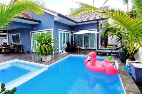 Casa de 3 dormitorios en Pattaya, Tailandia № 116831