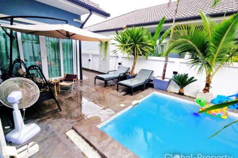 Casa de 3 dormitorios en Pattaya, Tailandia № 116831 - foto 5