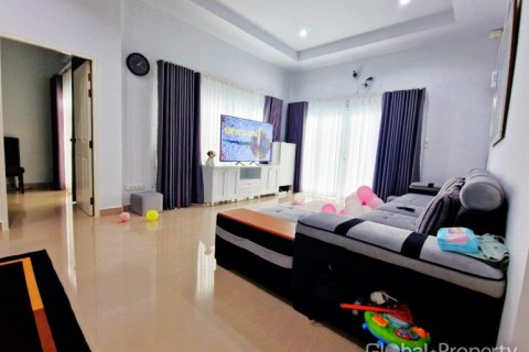 Casa de 3 dormitorios en Pattaya, Tailandia № 116831 - foto 10