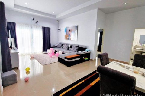 Casa de 3 dormitorios en Pattaya, Tailandia № 116831 - foto 9