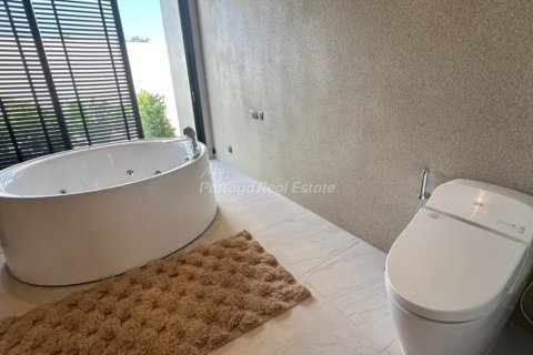 Casa de 4 dormitorios en Bang Lamung, Tailandia № 116829 - foto 8