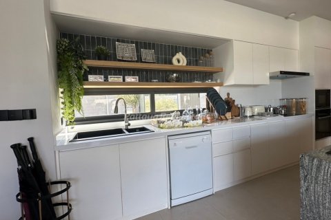 Casa de 4 dormitorios en Bang Lamung, Tailandia № 116829 - foto 3