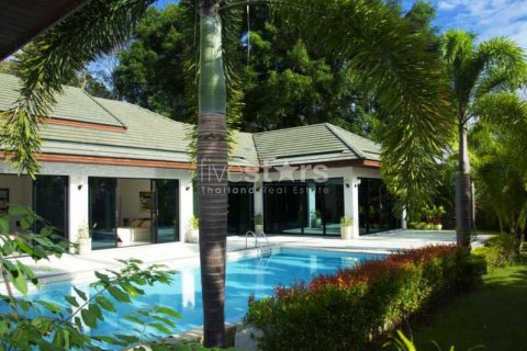 Casa de 4 dormitorios en Phuket, Tailandia № 66978