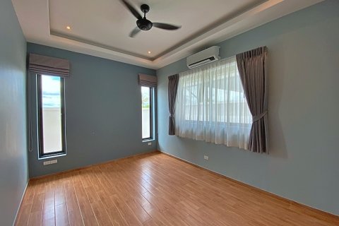 Chalet de 4 dormitorios en Hua Hin, Tailandia № 168815 - foto 18