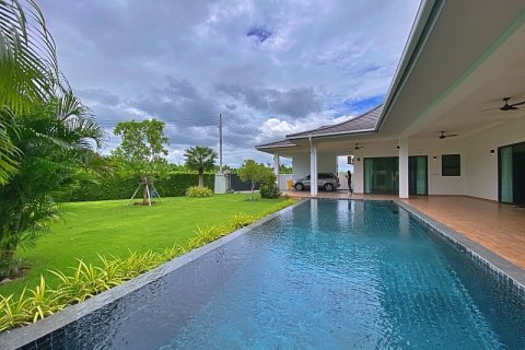 Chalet de 4 dormitorios en Hua Hin, Tailandia № 168815 - foto 7