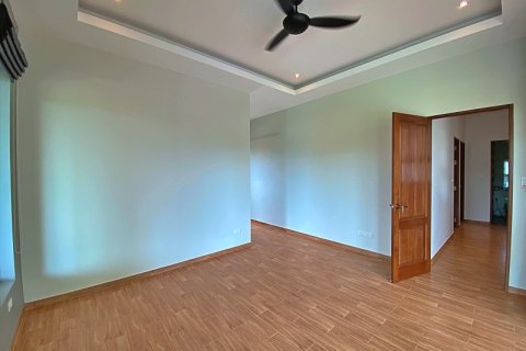 Chalet de 4 dormitorios en Hua Hin, Tailandia № 168815 - foto 28