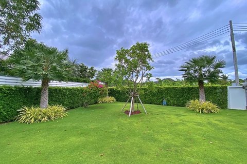 Chalet de 4 dormitorios en Hua Hin, Tailandia № 168815 - foto 3