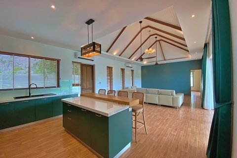 Chalet de 4 dormitorios en Hua Hin, Tailandia № 168815 - foto 17